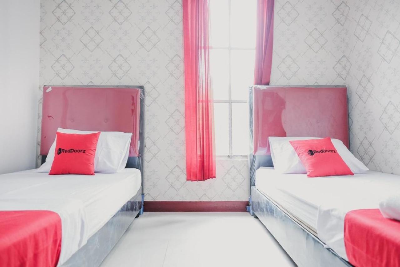 Hotel Reddoorz Near Nagoya Hill Batam 4 Jodoh  Exterior foto