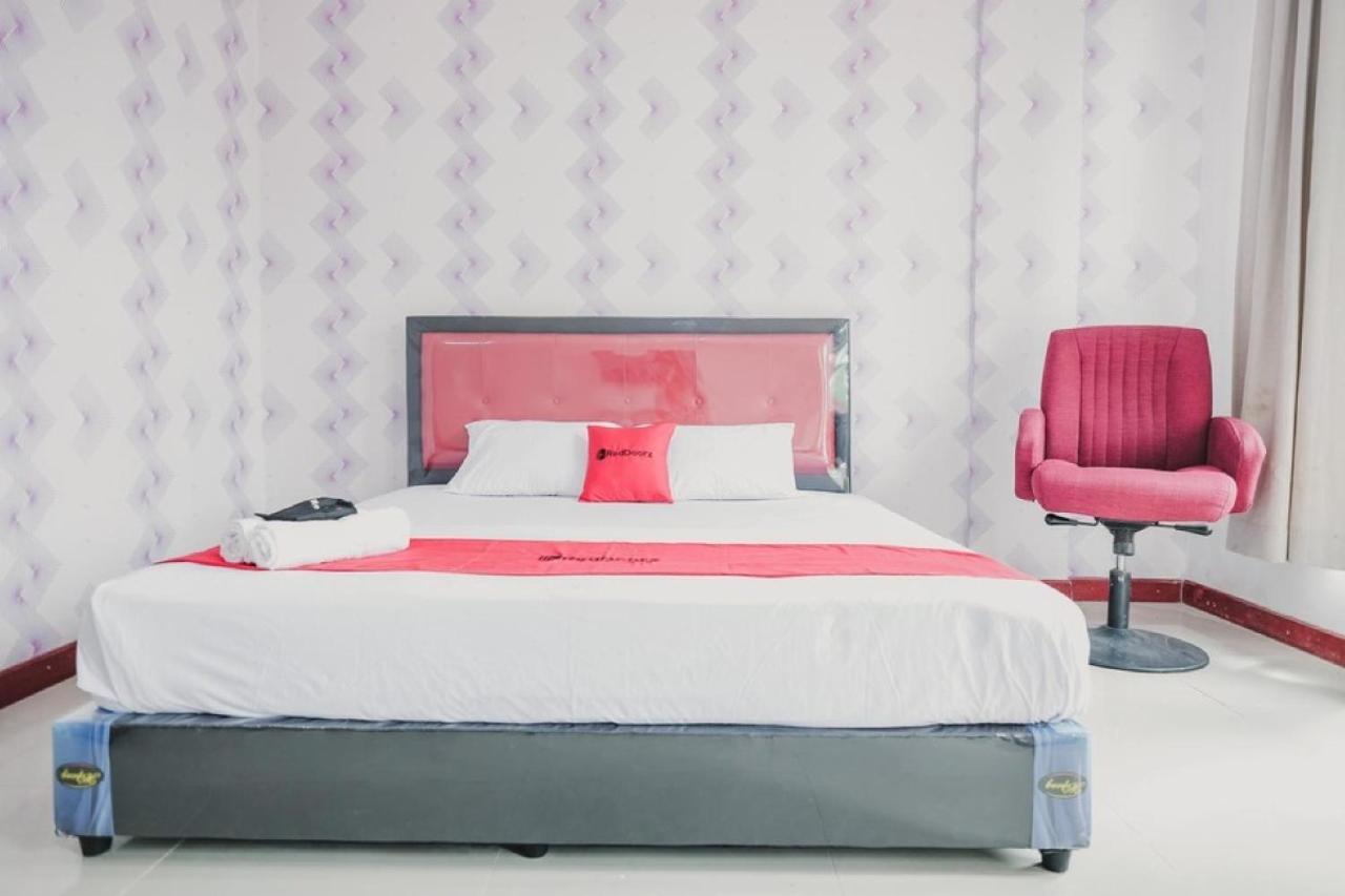 Hotel Reddoorz Near Nagoya Hill Batam 4 Jodoh  Exterior foto
