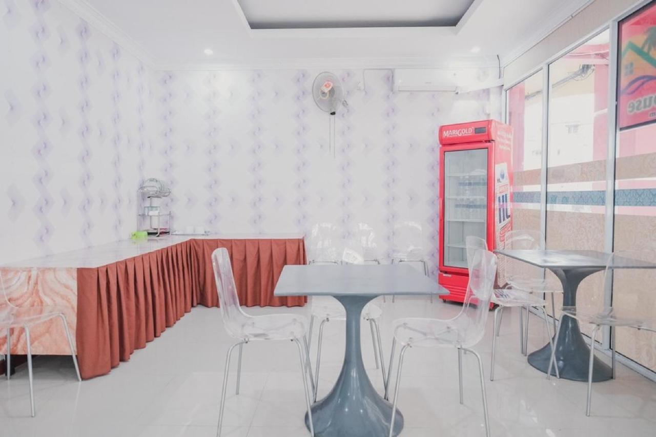 Hotel Reddoorz Near Nagoya Hill Batam 4 Jodoh  Exterior foto